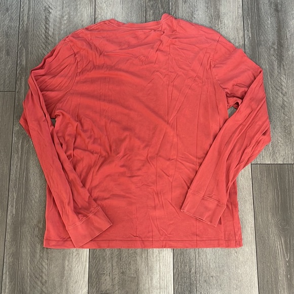 J Crew men’s long sleeve tshirt size large with front pocket - Picture 5 of 5